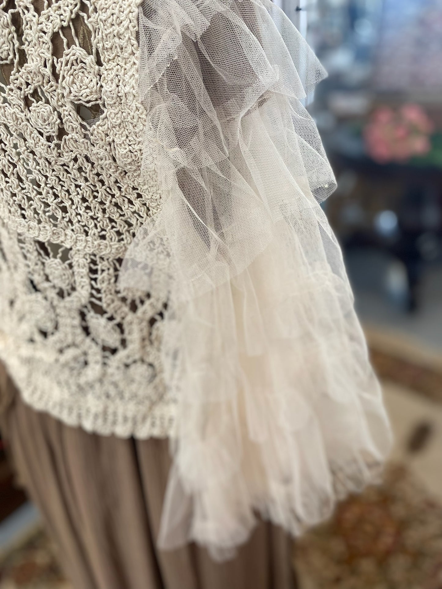 Crochet Cropped Vest in Natural