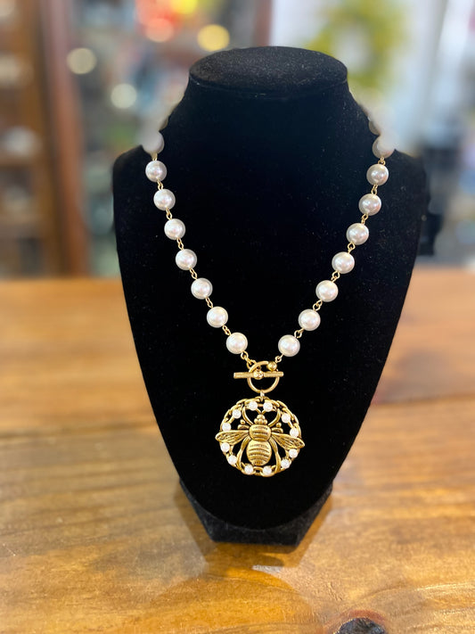 Bee and Pearl Gold Necklace