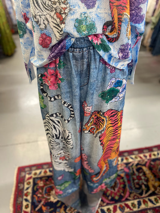 Animal Print Pants with elastic waist and pockets