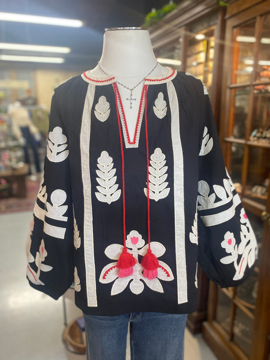 Appliqué Top in Black