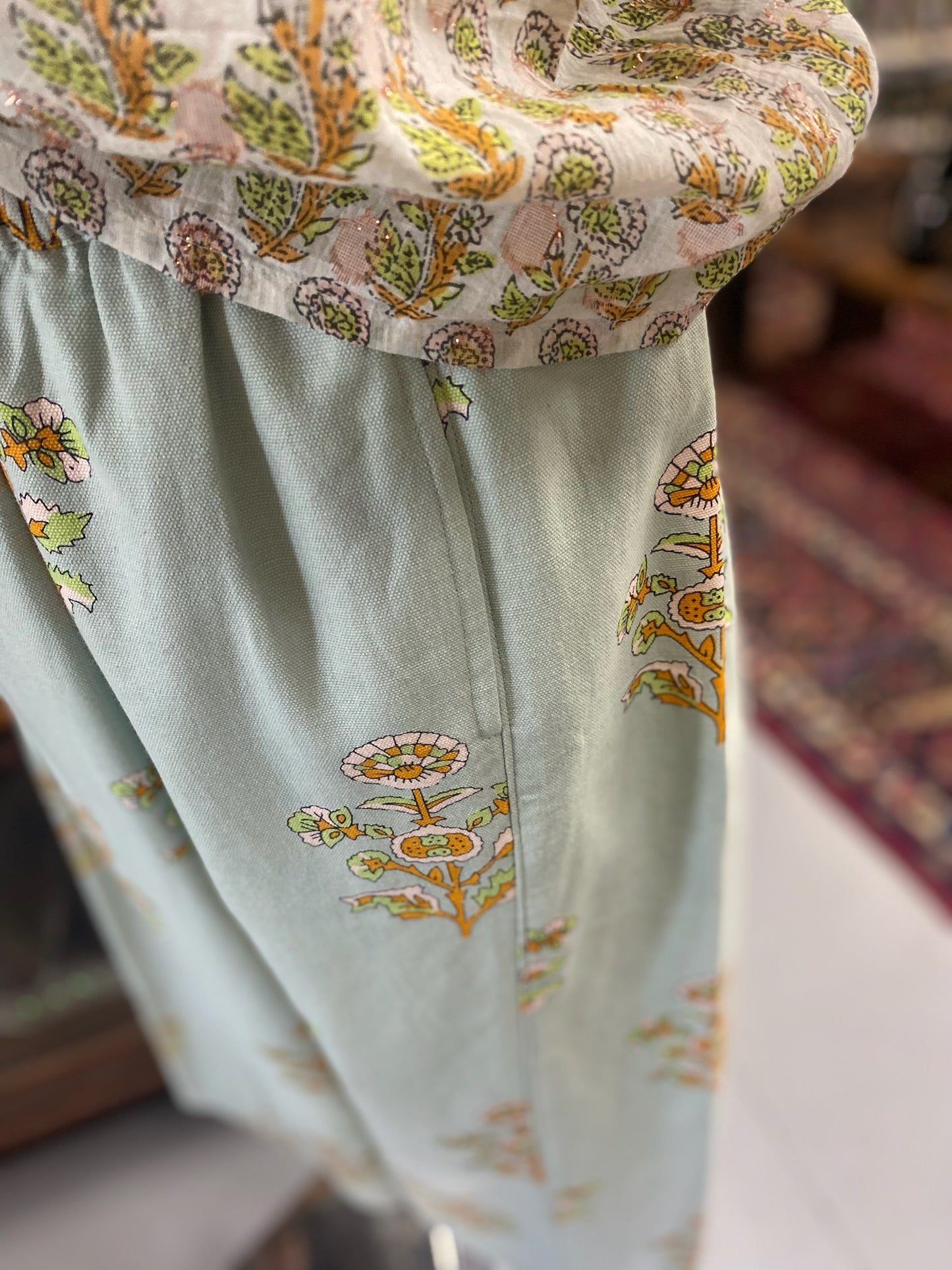 Print Barrel Pant in Aqua with pockets