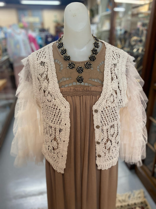 Crochet Cropped Vest in Natural
