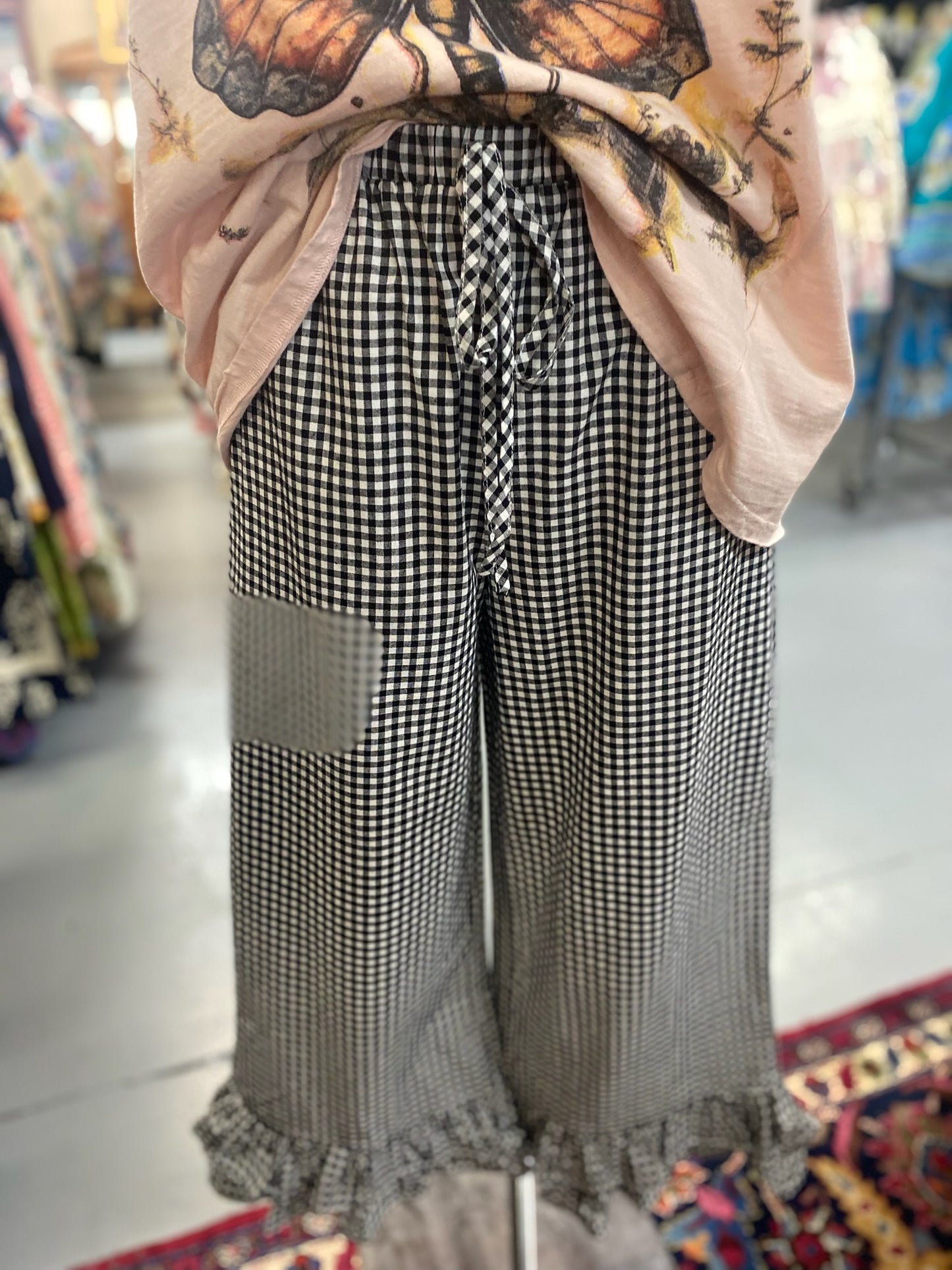 Gingham Cropped Pants in Black & White