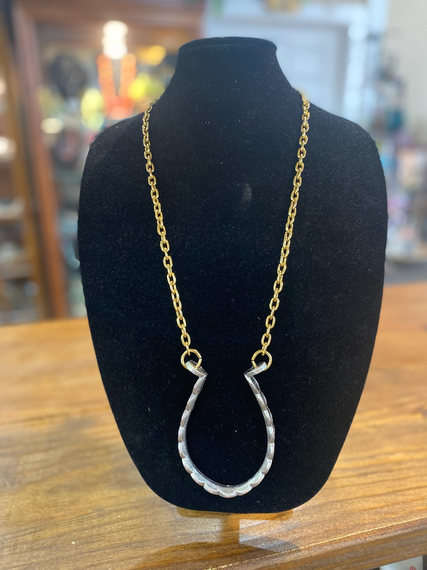 Horseshoe necklace