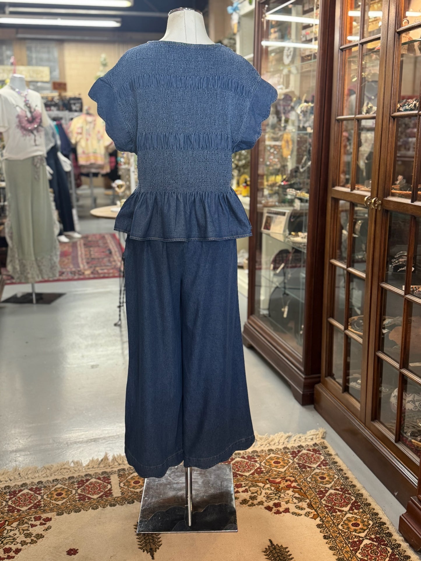 Chambray Scalloped Hem Pants with elastic waist