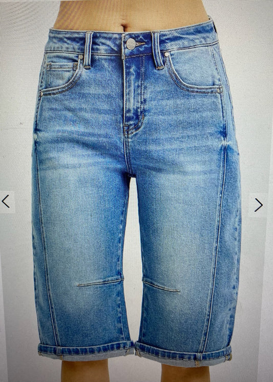 Mid Rise Fit Barrel Long Cuffed Shorts