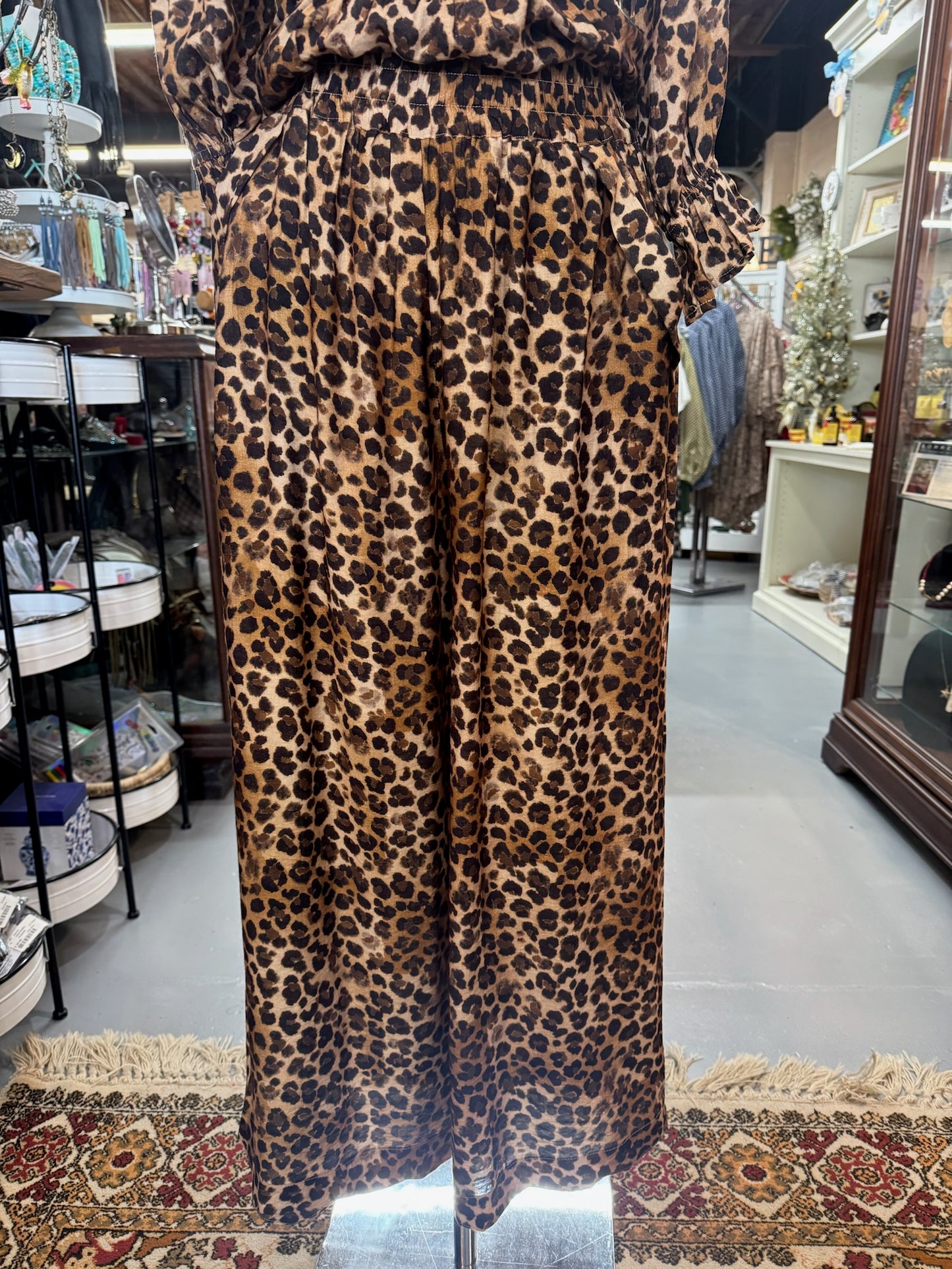 Scallop Leopard Pants with Pockets